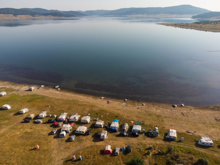 Społeczność caravaningowa w Polsce – gdzie szukać inspiracji i wsparcia