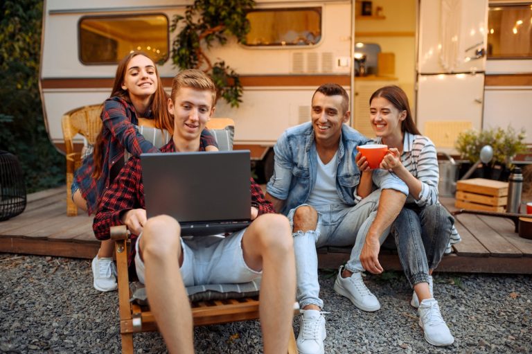 Webinary i szkolenia online – nowy trend w caravaningu